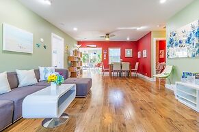 Beachside Bliss Lush Private Pool BBQ King Bed