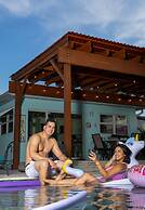 Beachside Bliss Lush Private Pool BBQ King Bed