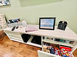 Beachside Bliss Lush Private Pool BBQ King Bed