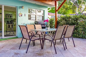 Beachside Bliss Lush Private Pool BBQ King Bed