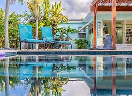 Beachside Bliss Lush Private Pool BBQ King Bed