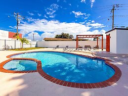 NEW Luxury 5BR Villa Private Pool BBQ Game Room