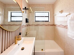 NEW Luxury 5BR Villa Private Pool BBQ Game Room