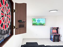 NEW Luxury 5BR Villa Private Pool BBQ Game Room