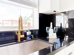 NEW Luxury 5BR Villa Private Pool BBQ Game Room