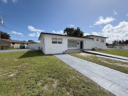 NEW Luxury 5BR Villa Private Pool BBQ Game Room