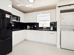 NEW Luxury 5BR Villa Private Pool BBQ Game Room