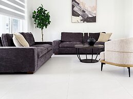 NEW Luxury 5BR Villa Private Pool BBQ Game Room