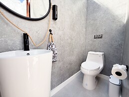 NEW Luxury 5BR Villa Private Pool BBQ Game Room