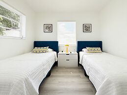 NEW Luxury 5BR Villa Private Pool BBQ Game Room