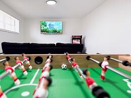 NEW Luxury 5BR Villa Private Pool BBQ Game Room