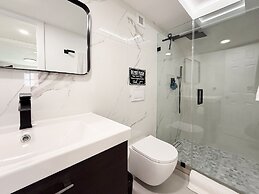 NEW Luxury 5BR Villa Private Pool BBQ Game Room