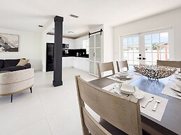 NEW Luxury 5BR Villa Private Pool BBQ Game Room