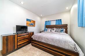 Stylish 2-story Home Pool