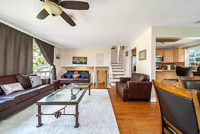 Stylish 2-story Home Pool