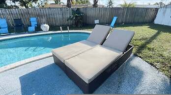 Stylish 2-story Home Pool