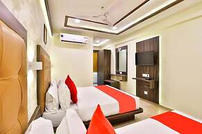 Goroomgo Silver Palace Ahemadabad