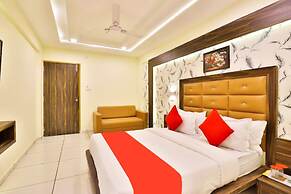 Goroomgo Silver Palace Ahemadabad