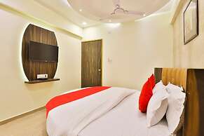 Goroomgo Silver Palace Ahemadabad