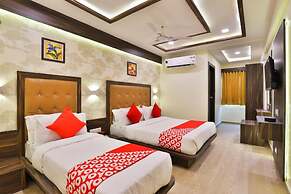 Goroomgo Silver Palace Ahemadabad