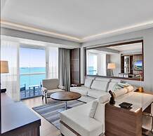 Stunning Beachfront Luxury- Your Perfect Getaway!