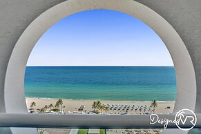 Stunning Beachfront Luxury- Your Perfect Getaway!