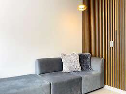 w Minimalist Loft in Santa Barbara