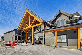 Modern & Spacious Luxe Home in Remote Fort Peck!