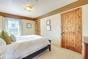 On-site Hiking: Expansive Retreat in Kingsport!