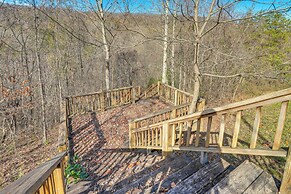 On-site Hiking: Expansive Retreat in Kingsport!