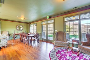 On-site Hiking: Expansive Retreat in Kingsport!