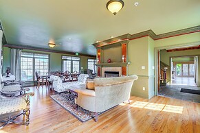 On-site Hiking: Expansive Retreat in Kingsport!