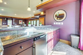 On-site Hiking: Expansive Retreat in Kingsport!