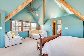 On-site Hiking: Expansive Retreat in Kingsport!