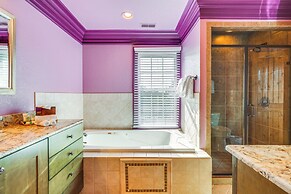 On-site Hiking: Expansive Retreat in Kingsport!