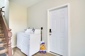 < 1 Mi to Lake Ontario: Oswego Group Retreat