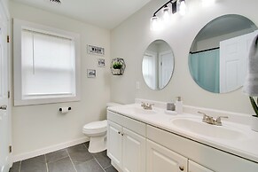 < 1 Mi to Lake Ontario: Oswego Group Retreat