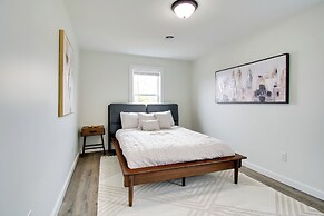 < 1 Mi to Lake Ontario: Oswego Group Retreat