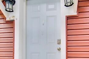 Walk to Historic Square: Oswego Home Near Lake