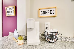 Walk to Historic Square: Oswego Home Near Lake