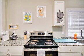 Walk to Historic Square: Oswego Home Near Lake