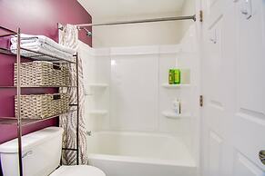 Walk to Historic Square: Oswego Home Near Lake