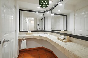 One Beach Street 310 C