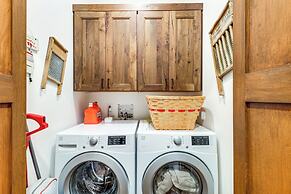 Short Drive to Itasca State Park - Waterfront Home