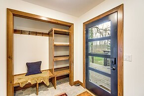 Short Drive to Itasca State Park - Waterfront Home