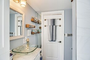 Walk to Beach: Water-view Abode in Portsmouth!