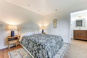 Waterfront Alder Lake Retreat: Private Deck!