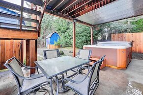 Waterfront Alder Lake Retreat: Private Deck!