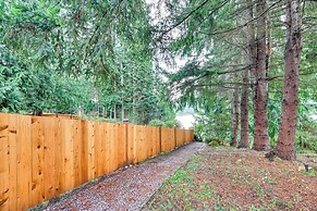 Waterfront Alder Lake Retreat: Private Deck!