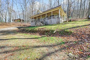 13 Mi to Cashiers: Cabin w/ Wraparound Porch!